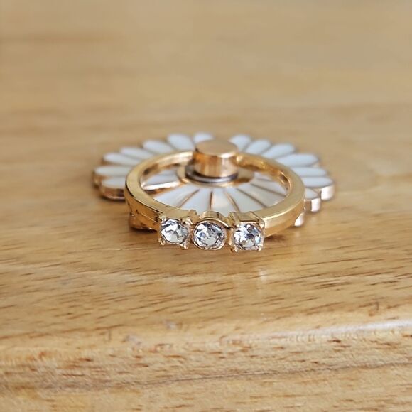 NWOT White mobile phone grip in the shape of a flower - Picture 4 of 5